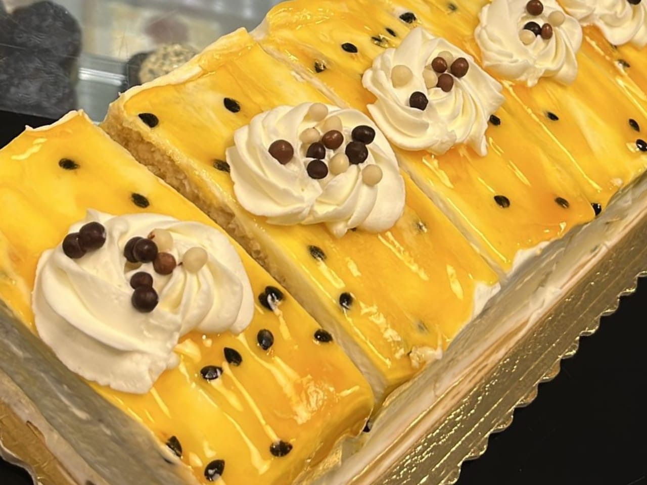 Fatia de bolo de maracujá
